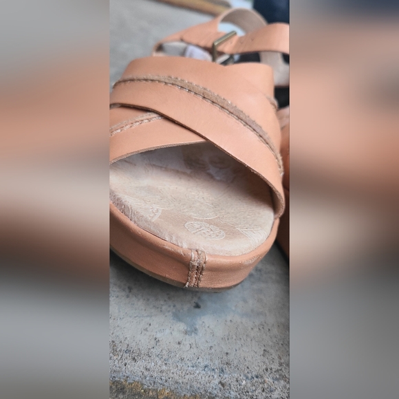 Korks by Kork-ease platform sandals tan buckle - Picture 2 of 7